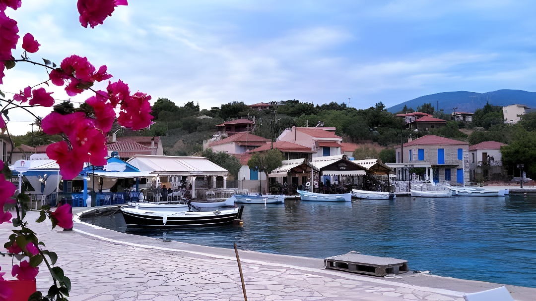 Ημερήσια εκδρομή στα Τριζόνια Φωκίδας